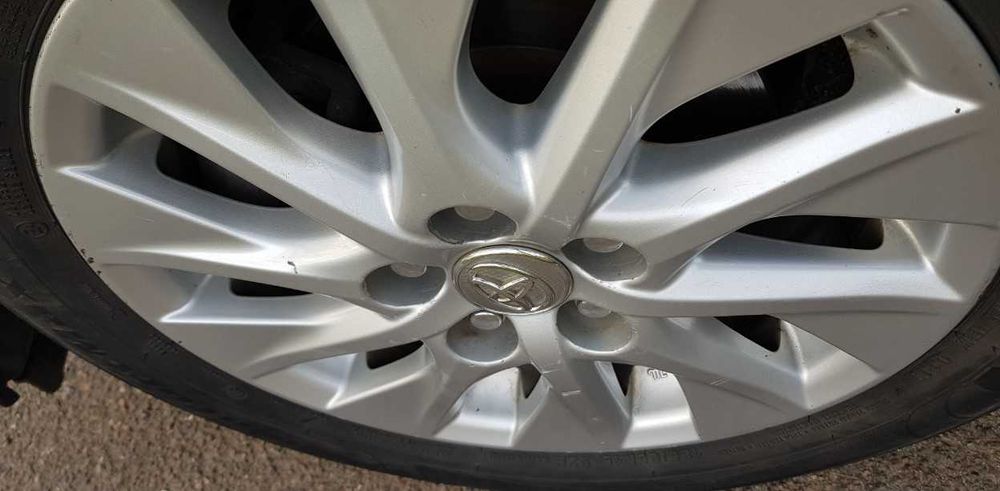 Тoyota Prius Plugin  hybrid 5л/100км $11,1