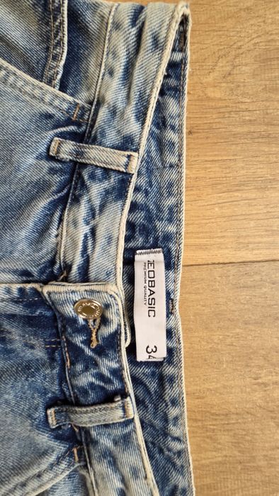 Продам шортики  zeo basic 34p