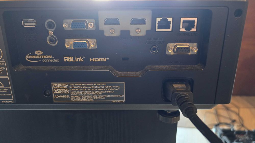 Projektor Panasonic PT-VMZ71B czarny 7000 ANSI LASER