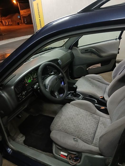 Passat disponível para peças