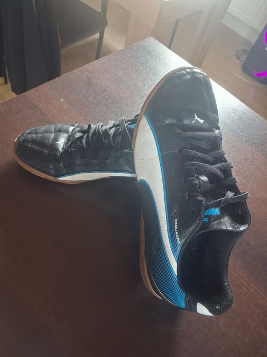 Buty halówki  Puma 38