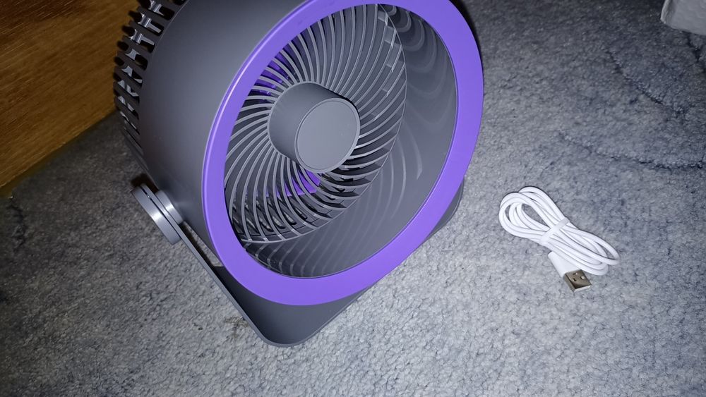 Вентилятор настольный.