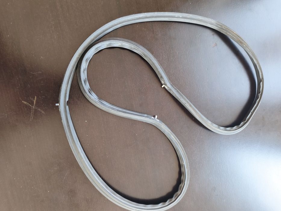 Sprzedam uszczelkę do piekarnika 42 x 35 całość 74 cm