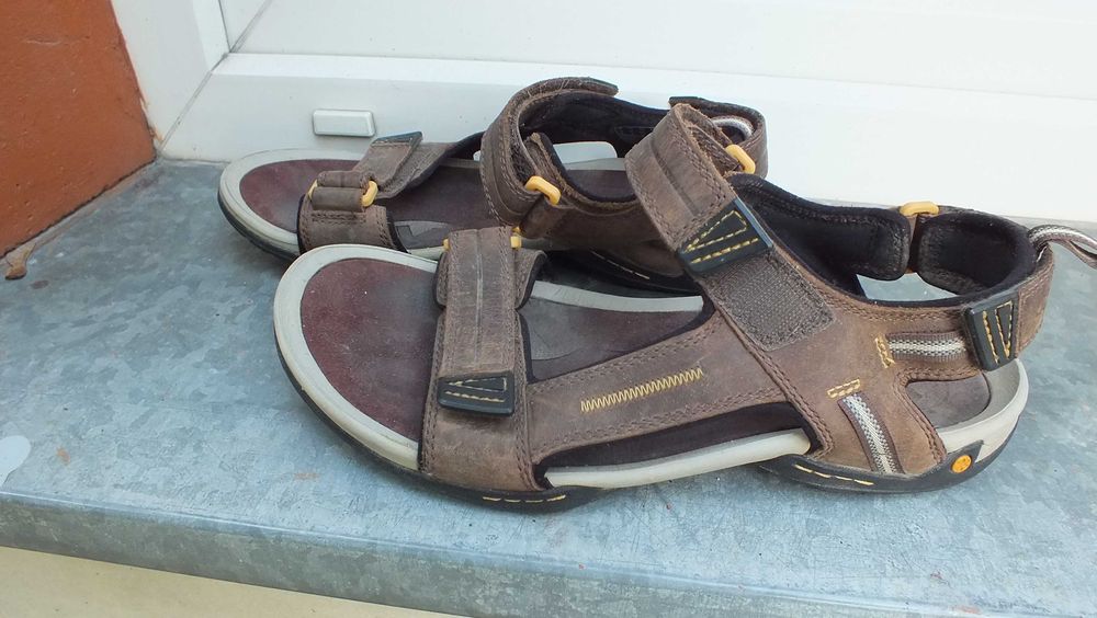 Super sandały skóra marki Clarks plus w roz 44 1/2
