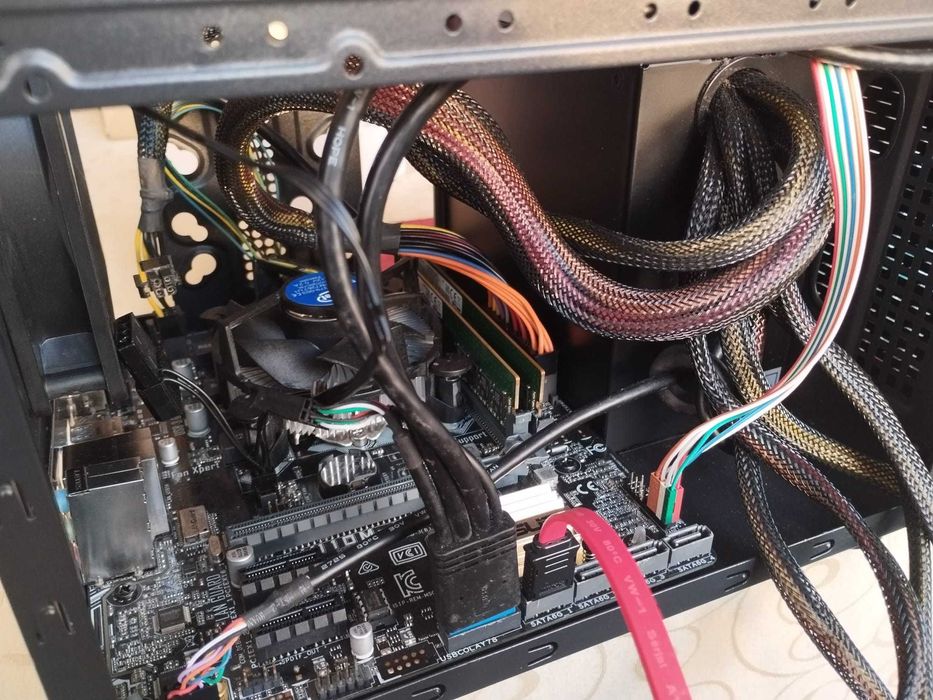 Computador ASUS H110M-A + Intel i5 7500 + 16GB RAM + SSD 240GB