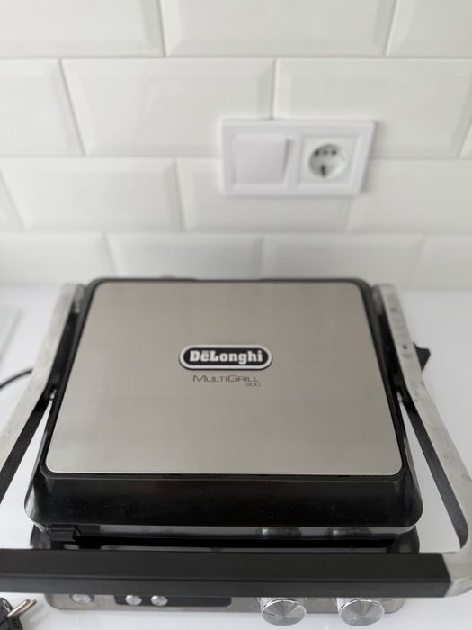 Гриль-барбекю електричний Delonghi