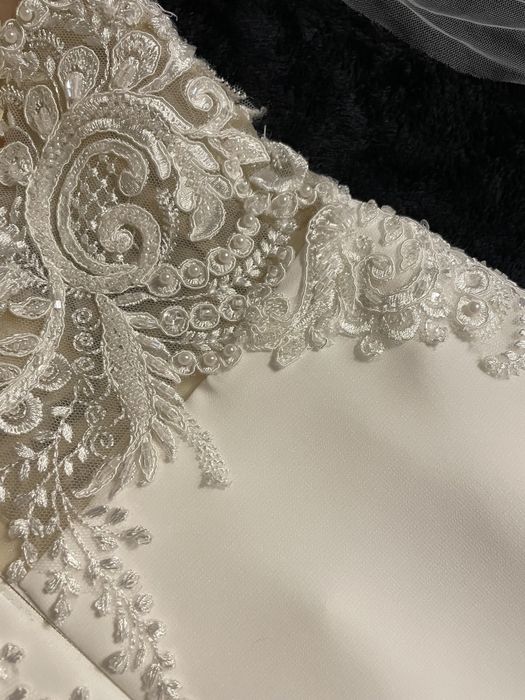 Suknia ślubna dopasowana