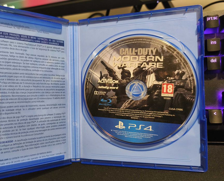 Call of Duty Modern Warfare PS4 (+ Opcional Figura e/ou Steelbook)