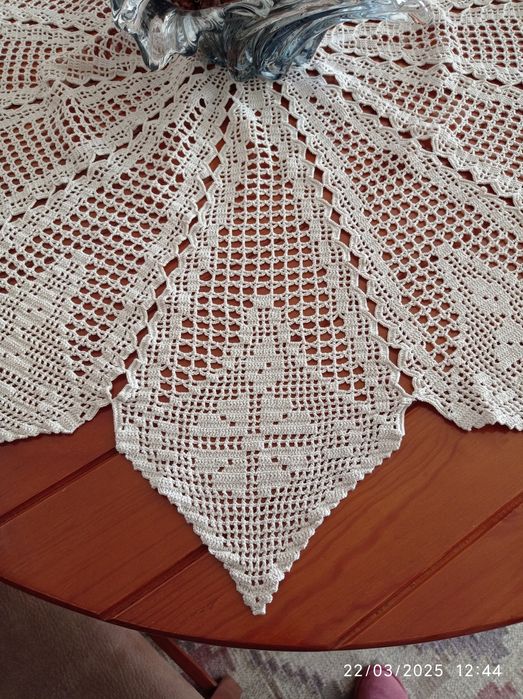 Toalha de mesa ou camilha crochê