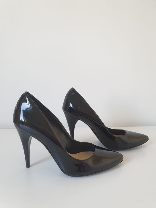 Nowe czarne lakierowane szpilki Gianmarko 35