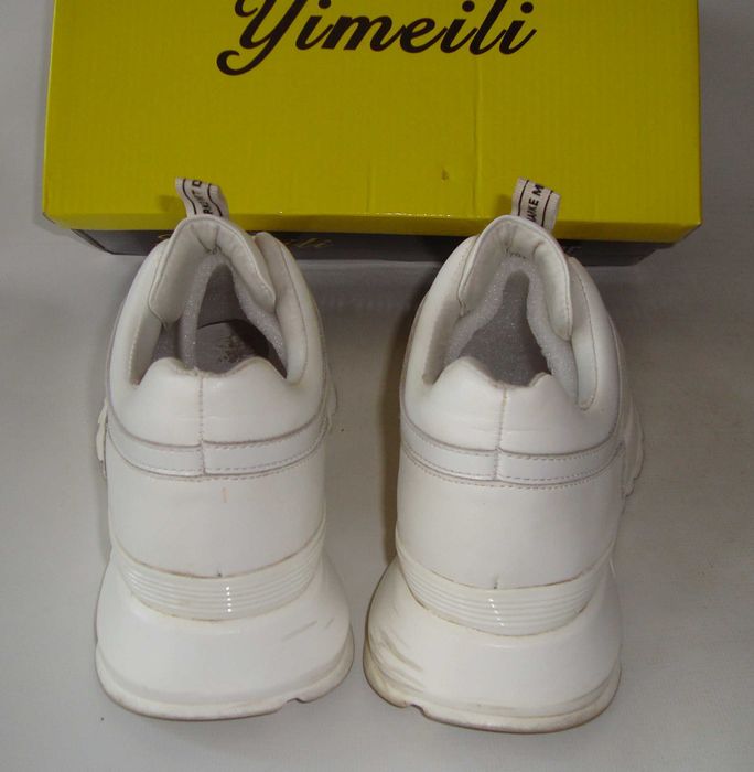 Жіночі кросівки на резинці Yimeili 38р. 24.5см білі шкіряні (535-39)