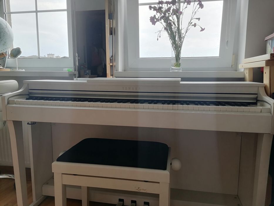 pianino białe Yamaha clavinova clp-625
