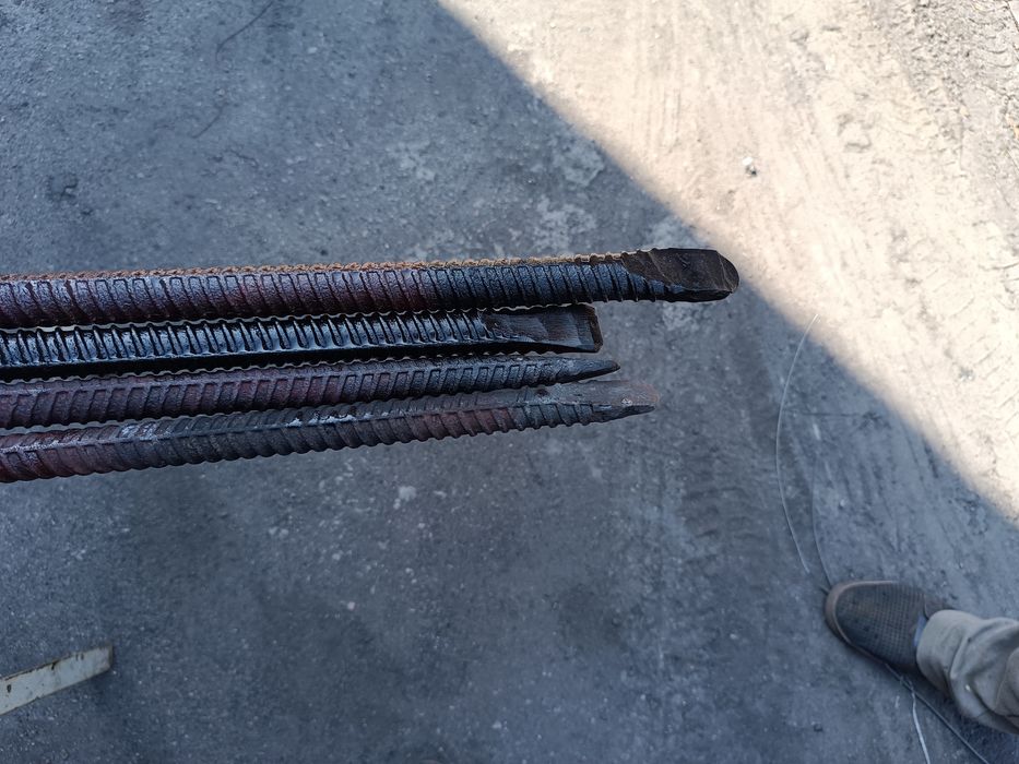 Лом будівельний з арматури 18-20-24 мм. новий