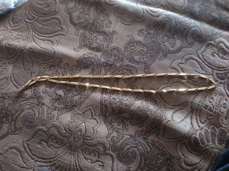 Sprzedam łańcuszek w kolorze złotym