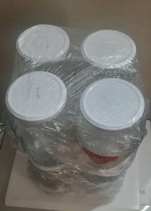 Банки  1 лит, и 0,5 литра. 5 гр