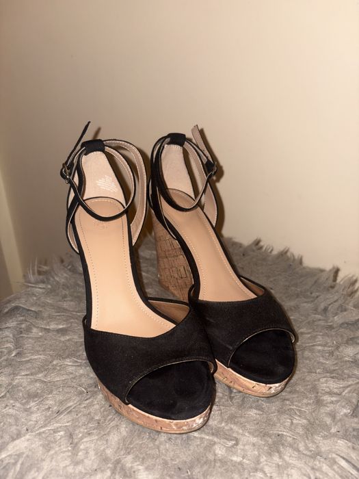 Buty sandałki na koturnie