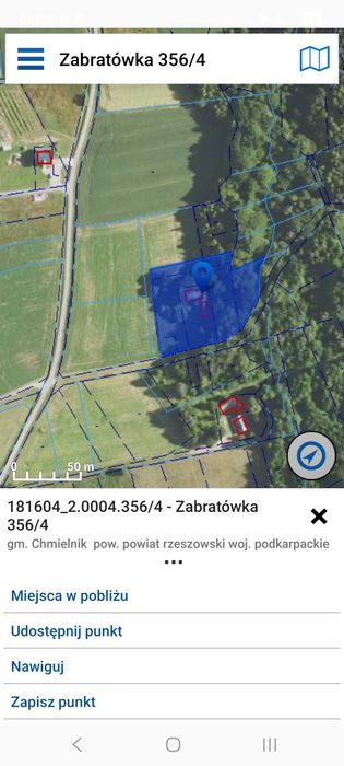 Na sprzedaż działka 45 ar z drewnianym domem i budynkiem gospodarczym – piękna okolica pod lasem