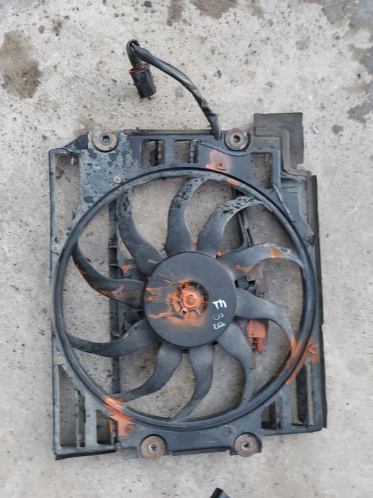 Вентилятор БМВ BMW Е39 Е46 Е53 Е60 Е61 Е65 Е66 Е70 Е71 Е83 Е90 Е91 Е92