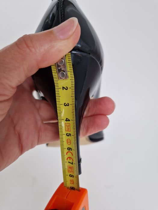 Sapatos pretos de verniz NOVOS