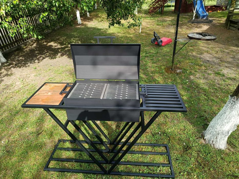 Grill ogrodowy solidny