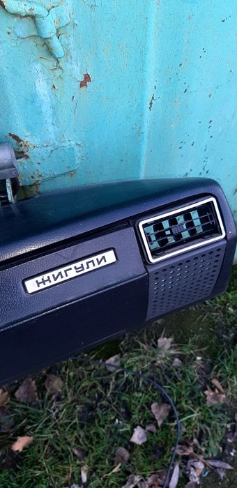 Торпеда ваз 2107 ,потолок жорсткий у відмінному стані в зборі .