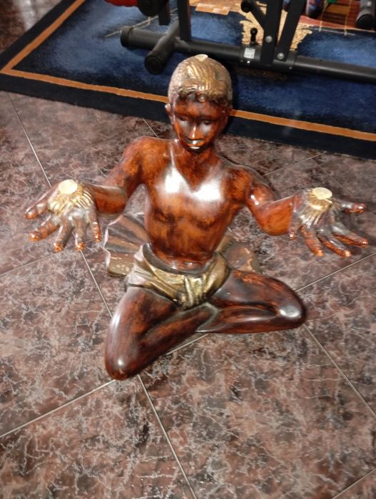 Mesa de apoio antiga.