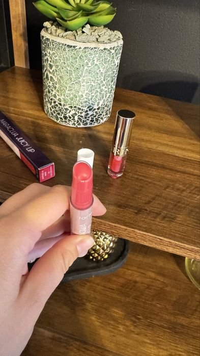 Dwa bluszczyki Tarte oraz Clarins
