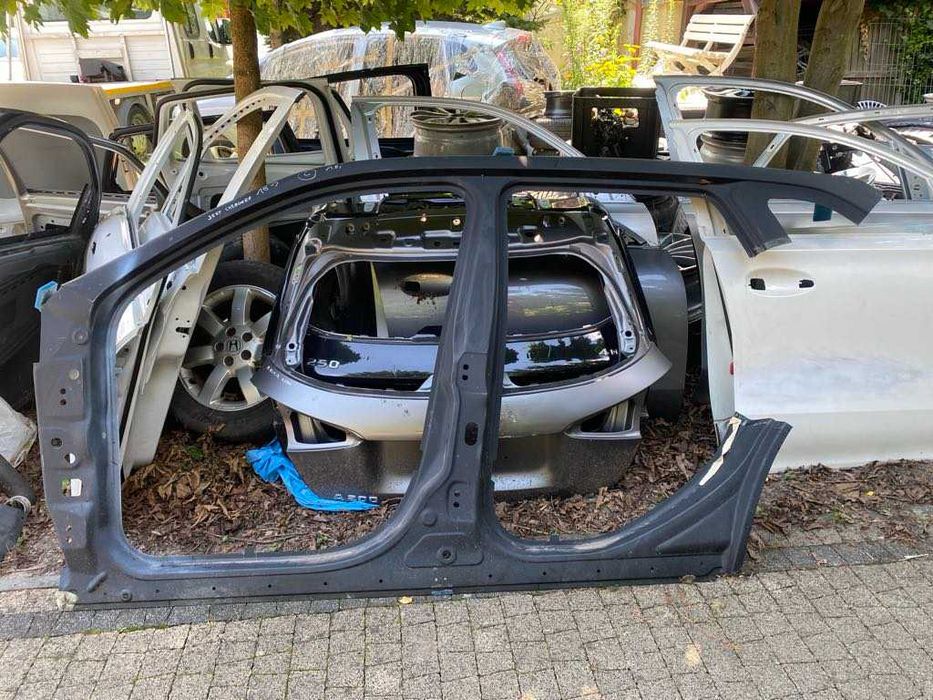 Jeep Cherokee Lift 18- Próg Słupek Lewy