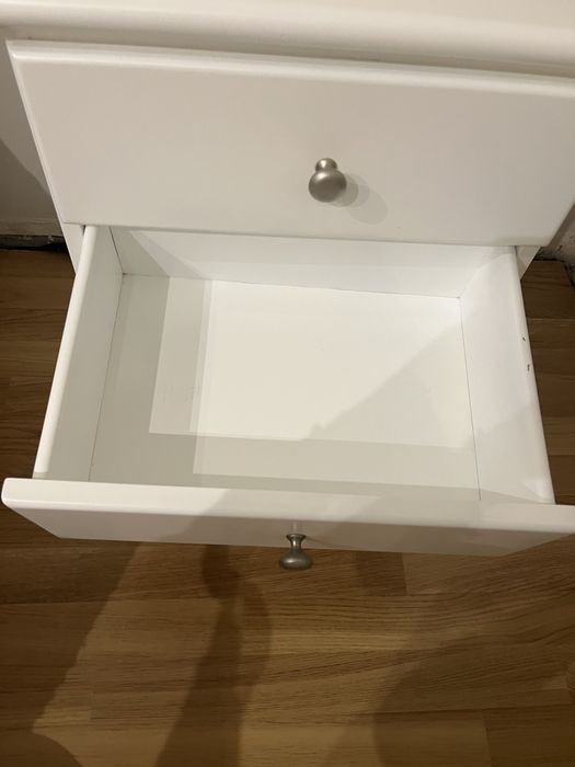 Mesinha de cabeceira