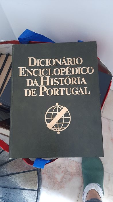 Moderna Enciclopédia Universal e Outros