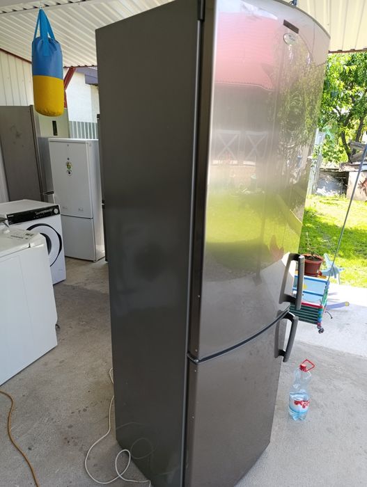 Холодильник  Whirlpool no frost