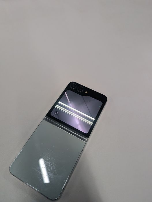 Samsung galaxy z flip 5 8/256