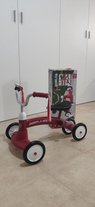 Triciclo Radio Flyer Igual a novo
