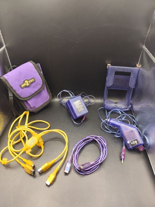 Pack Acessórios Nintendo Game Boy Color - Bolsa, Cabos, Luz e Carregadores