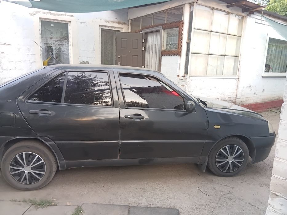 Продам машину  Черри