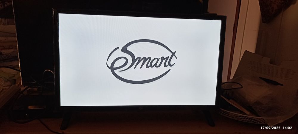 TV Smart 24 polegadas , nova