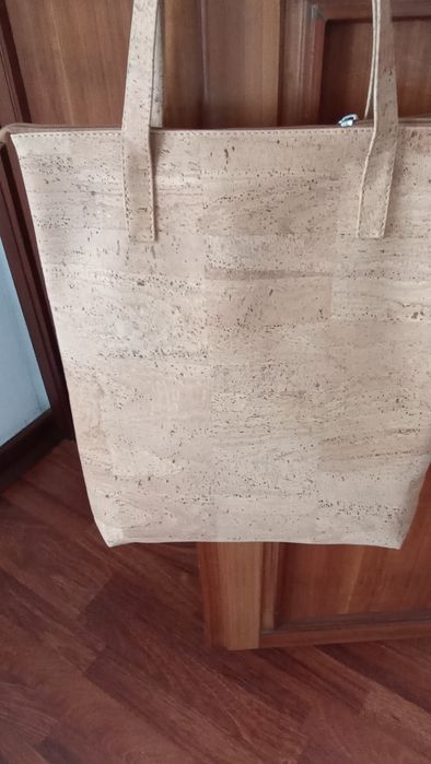 Saco shopper em cortiça