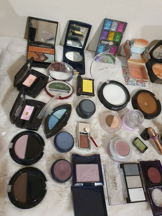 Zestaw kosmetykow roznych marek