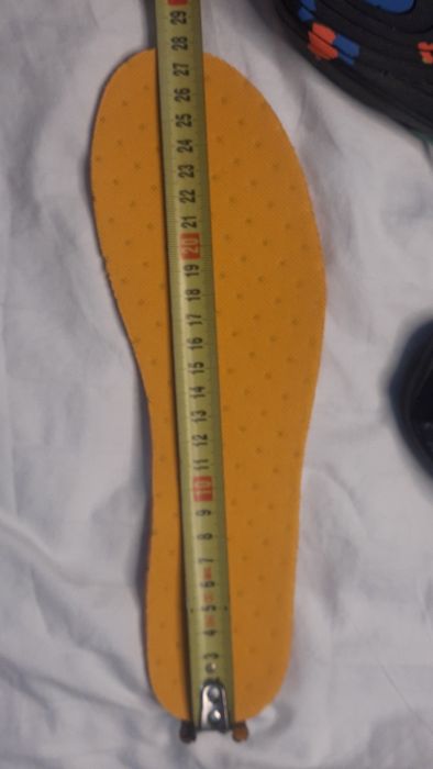 Удобные легкие можно по песку.