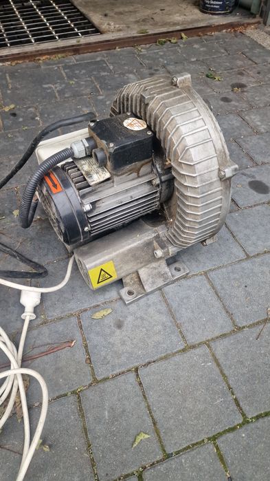 Dmuchawa boczno kanałowa zwana próżniowa