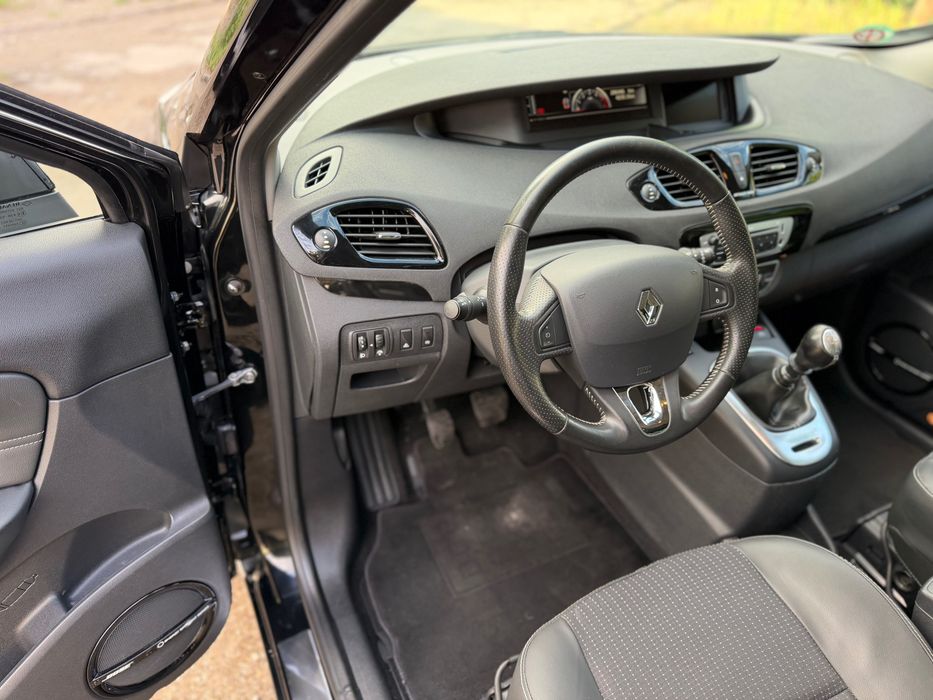 Renault Scenic рест  2013р.в  1.6 дизель в комплектації BOSE Edition!!!