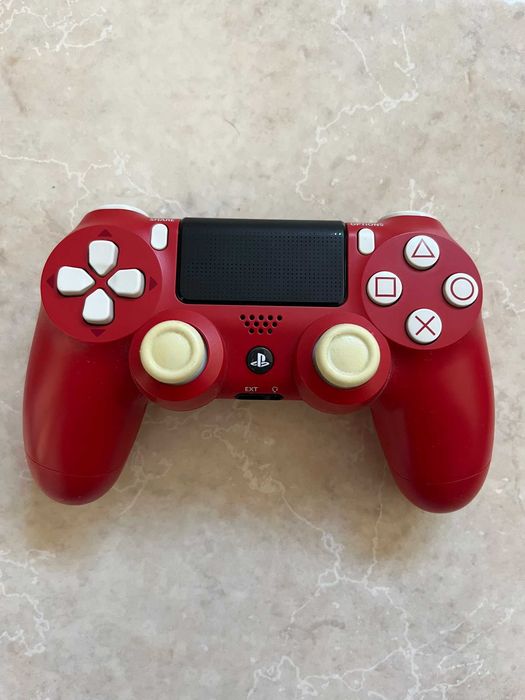 Playstation 4 Pro 1TB Spider-Man Edition + Comando Spider-Man