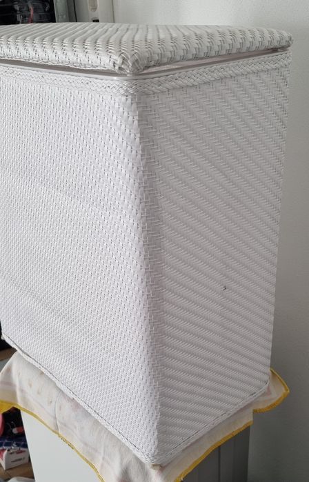 Cesto de roupa suja para casa de banho