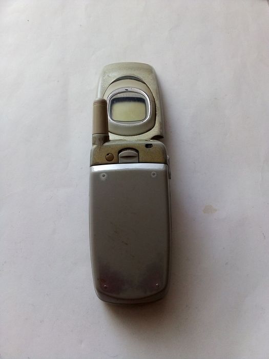 Ретро мобільний телефон Samsung SGH-A800