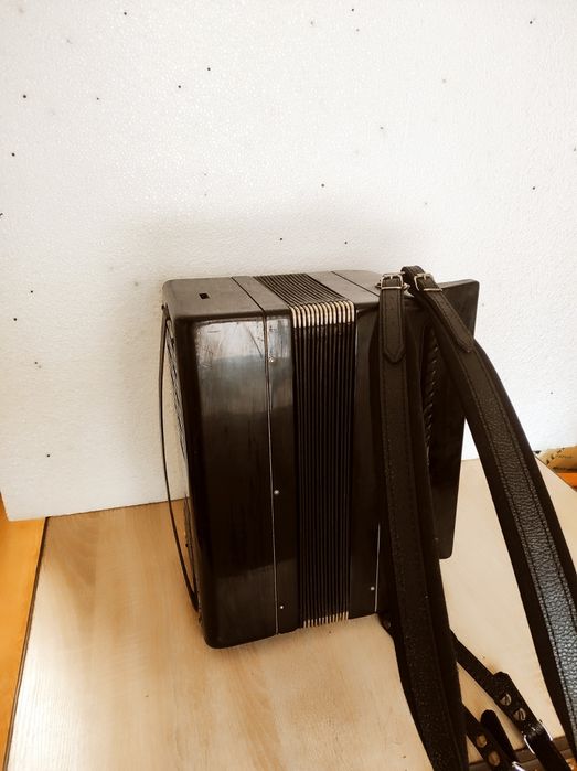 Продам баян етюд