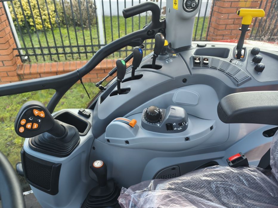 Ciągnik Steyr Plus  24x24 2025 Amortyzacja Kabiny