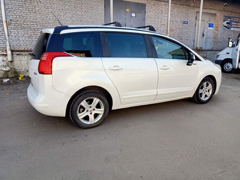 Пежо 5008 2012 рік, 1.6 дизель