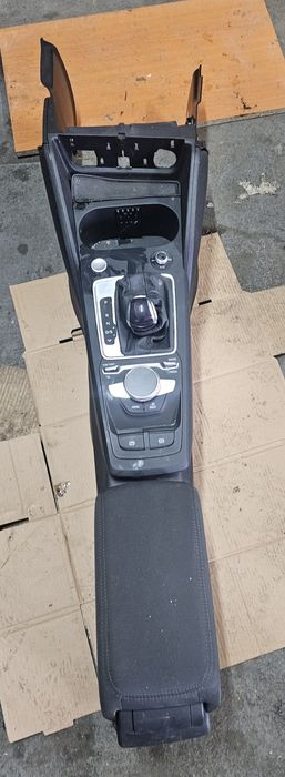 Tunel Podlokietnik Audi Q2 Lift