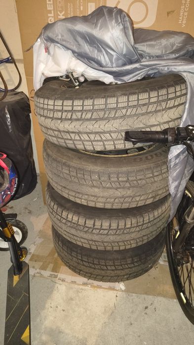 Opony zimowe 215/65R16 z felgami stalowymi