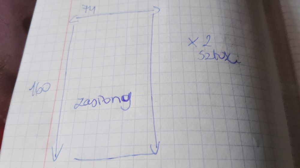 Zestaw firanek i zasłon.